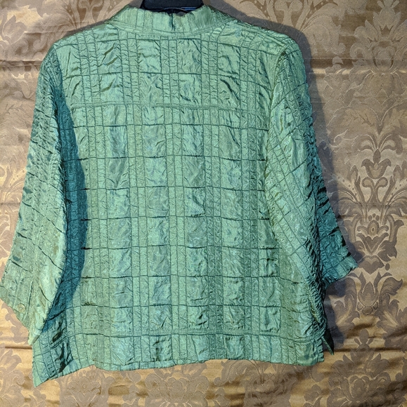 Lightweight Jacket - Picture 2 of 8